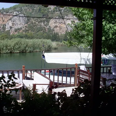 Onder Εξοχικό σπίτι *